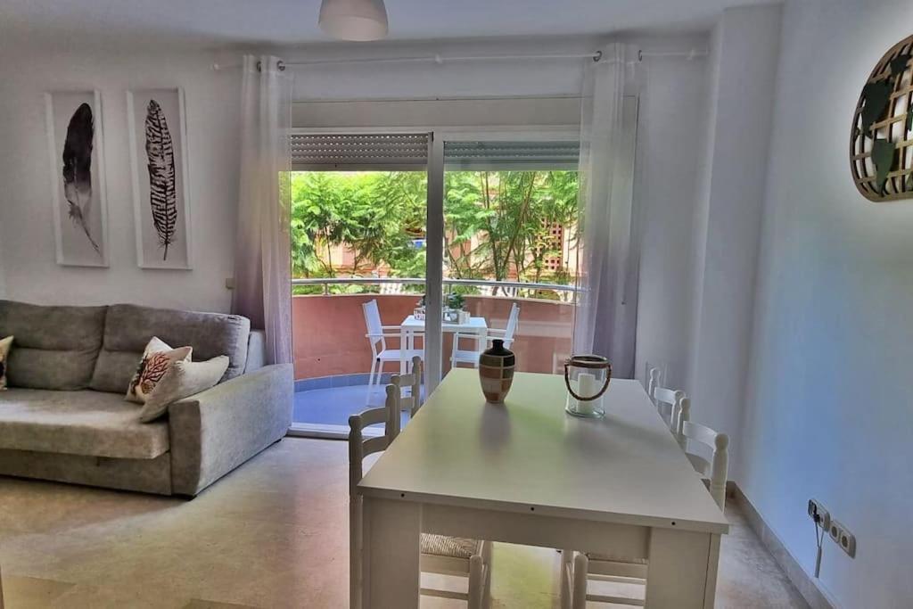 Acogedor Apartamento En Playa De Los Boliches ฟูเอนฮิโรลา ภายนอก รูปภาพ