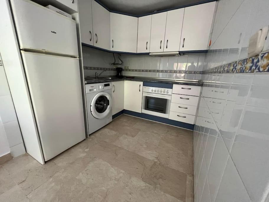 Acogedor Apartamento En Playa De Los Boliches ฟูเอนฮิโรลา ภายนอก รูปภาพ