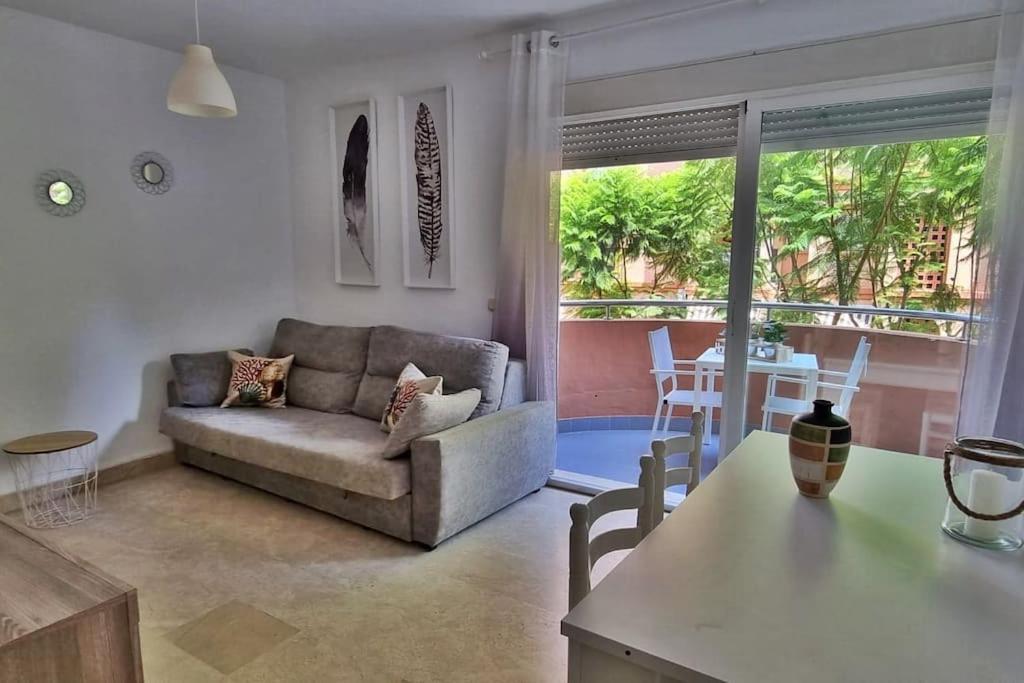 Acogedor Apartamento En Playa De Los Boliches ฟูเอนฮิโรลา ภายนอก รูปภาพ